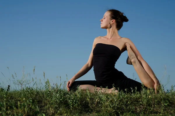 Yoga vrouw. — Stockfoto
