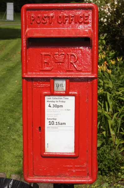 Inglês Village Post Box — Fotografia de Stock