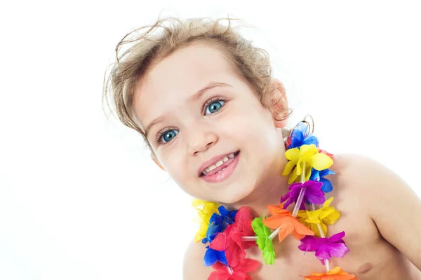 Portret van een gelukkig klein meisje — Stockfoto