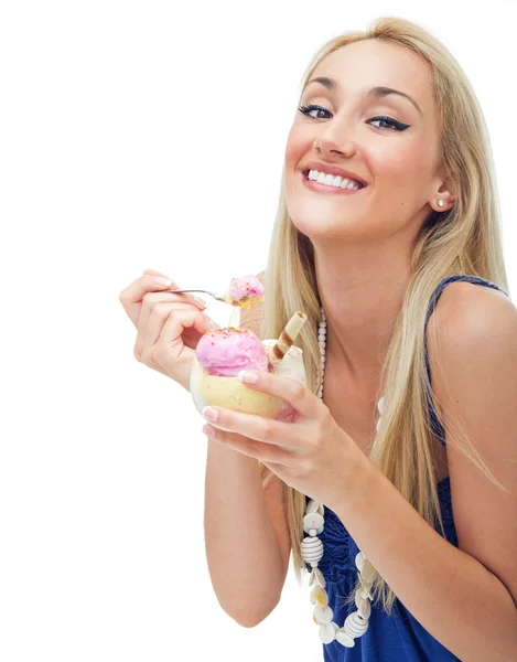 Gelukkige vrouw eten ijs, geïsoleerd op wit — Stockfoto