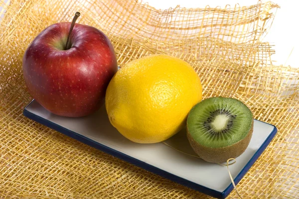 A photo of three fruits — Stock Photo, Image