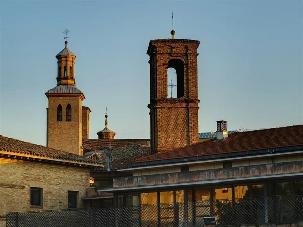Dächer und Kirchen horizontal — Stockfoto
