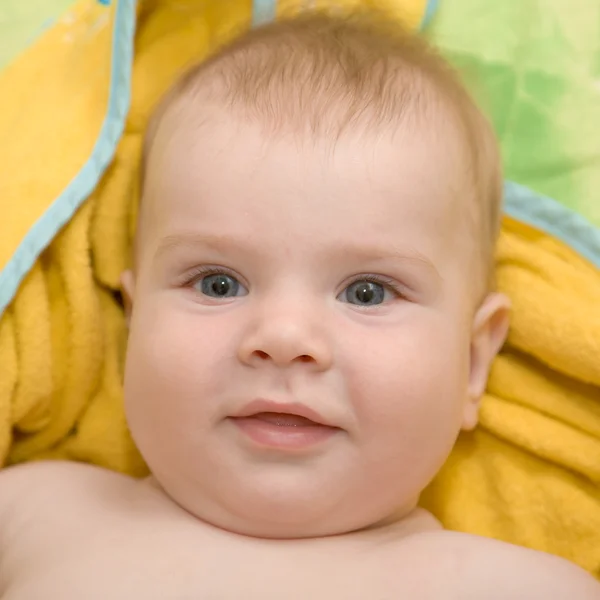 Baby nach dem Bad aus nächster Nähe — Stockfoto