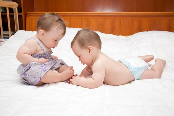Gémeos bebés — Fotografia de Stock