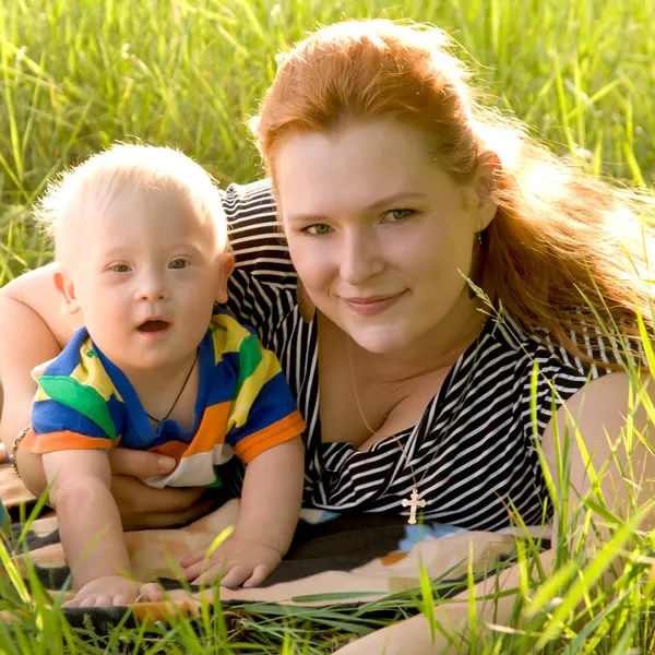幸せな母親と赤ちゃん — ストック写真