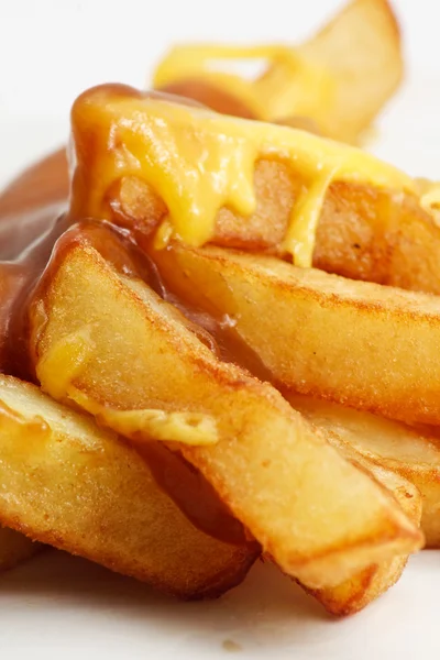 Patatas fritas, queso y salsa —  Fotos de Stock