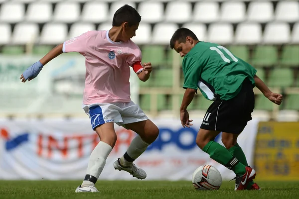 Tirgu Mures (ROM) - Kaposvar (HUN) Under 14 soccer game — Stock Photo, Image