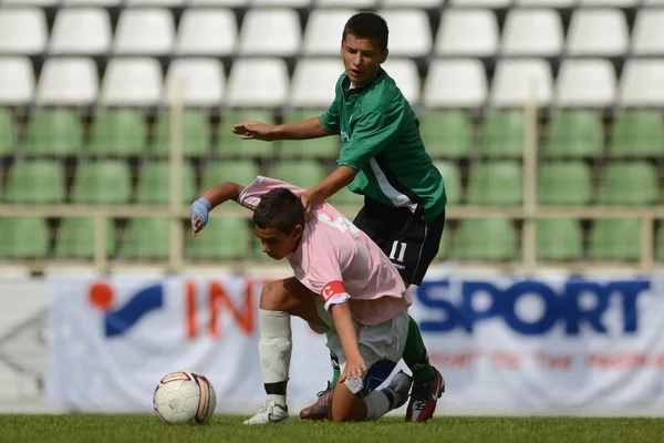 Tirgu mures (rom) - kaposvar (hun) U14 Fußballspiel — Stockfoto