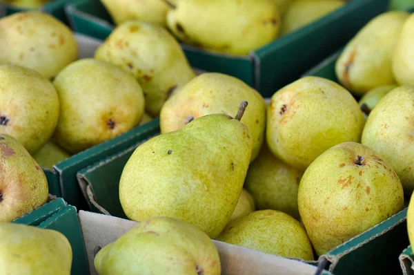 Pears in a Basket — Stock Photo, Image