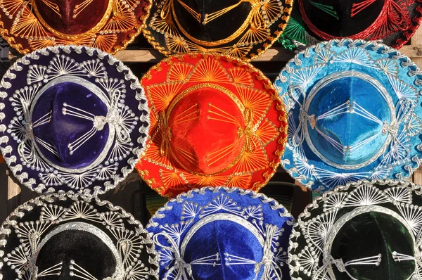 Kolorowe meksykańskie sombrero — Zdjęcie stockowe