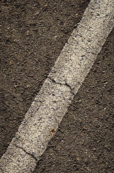 Diagonale streep in asfalt — Stockfoto