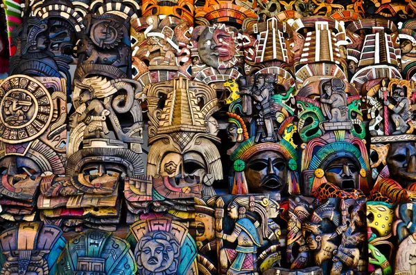 Mayan Máscaras de Madera en Venta — Foto de Stock