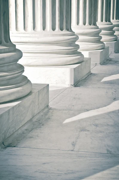 Pilastri di pietra — Foto Stock