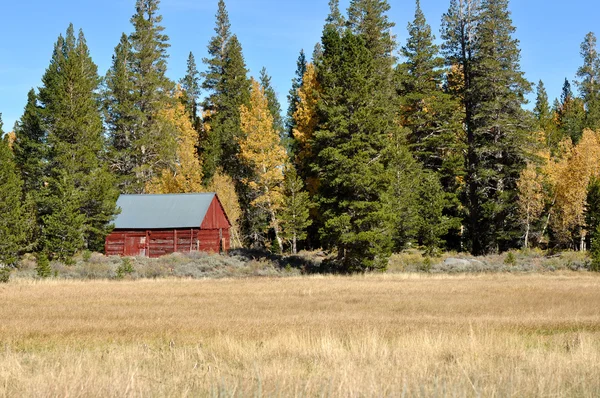 Hütte in den Sierra Nevada Bergen — Stockfoto