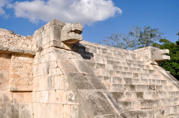 Tempio dei Giaguari e delle Aquile a Chichen Itza Messico Maya Ru — Foto Stock