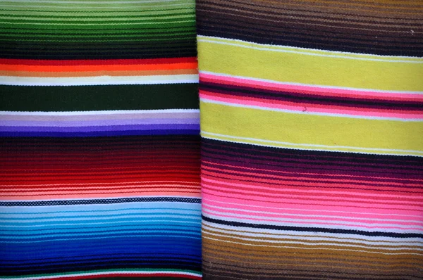 在墨西哥的多彩毛毯 — 图库照片