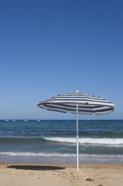 plajlar ve şemsiye