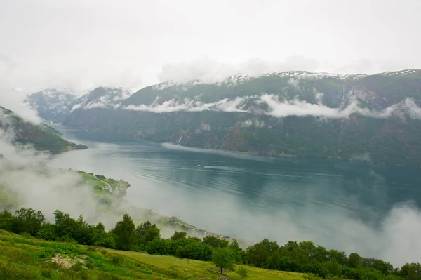 Bela paisagem de fiorde norueguês — Fotografia de Stock