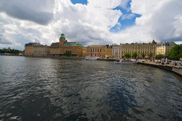 Weergave van centraal stockholm bij dageraad. — Stockfoto