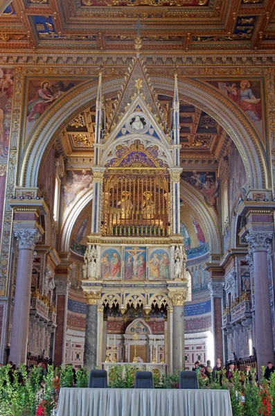 로마의 성당 내부 보기 — 스톡 사진