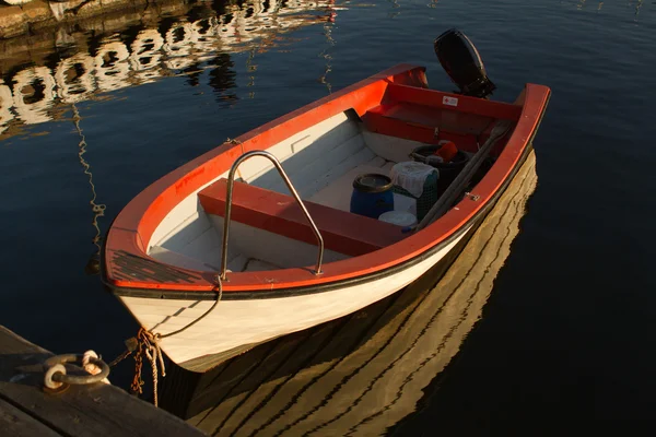 Czerwony Połów Łódka — Zdjęcie stockowe