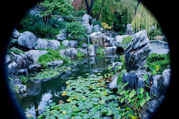 Chiński ogród wodospad — Zdjęcie stockowe