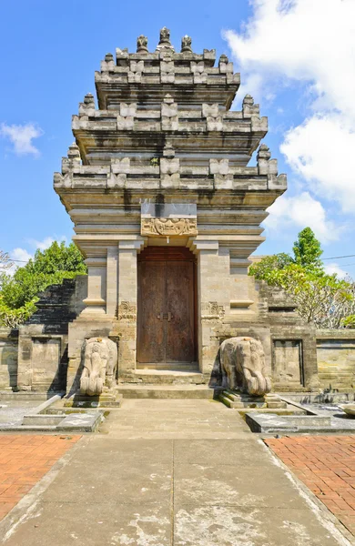 Porta do templo balinês — Fotografia de Stock