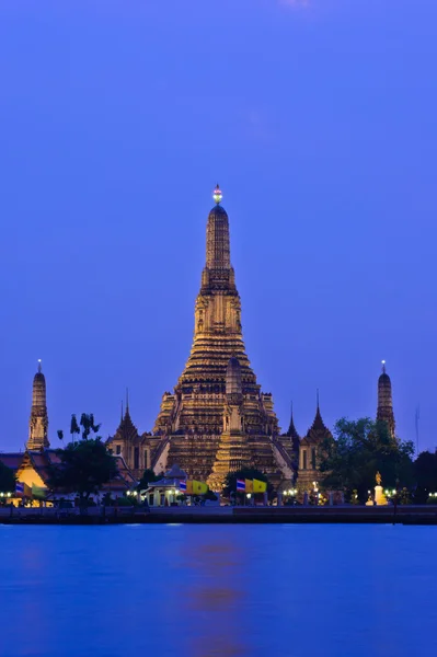 Wat Arun at twilight — Stock Photo, Image