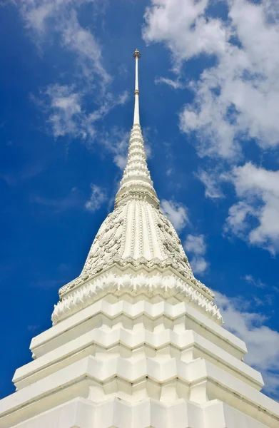 White pagoda against blue sky — Stock Photo, Image
