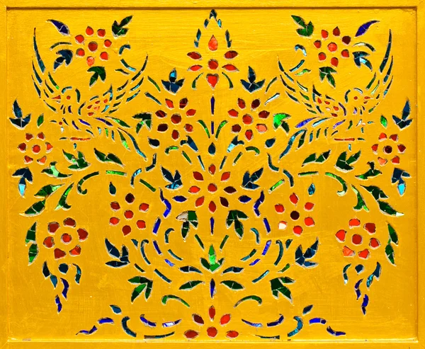 Thailändische Glasmalerei florales Muster — Stockfoto
