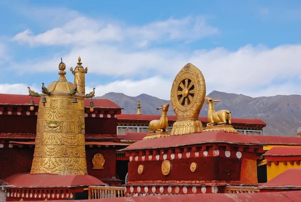 Roof of Jokhang temple — Stock Photo, Image