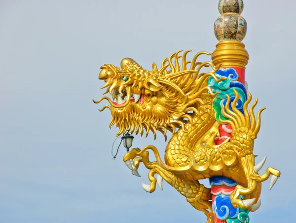 Estátua de dragão chinês — Fotografia de Stock