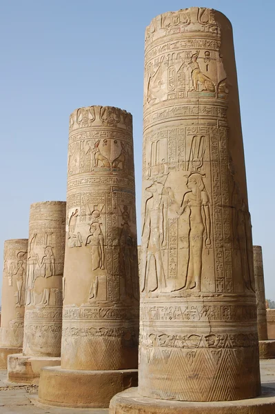 Egyptský carving na sloupcích — Stock fotografie