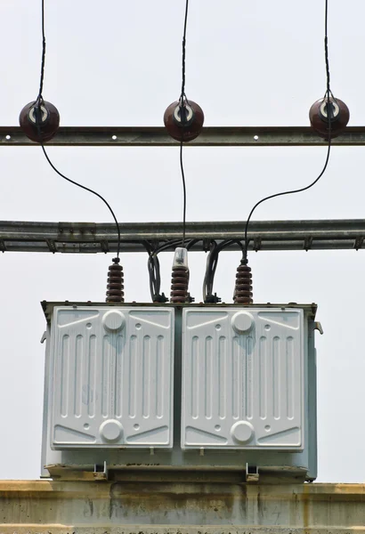 Estación de transformadores eléctricos — Foto de Stock