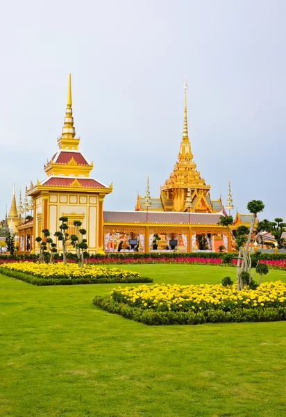 Thailändsk arkitektur av royal krematorium — Stockfoto