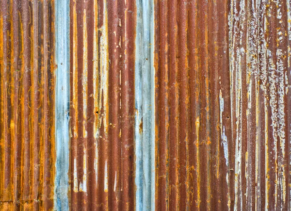Гофрированная металлическая стена — стоковое фото