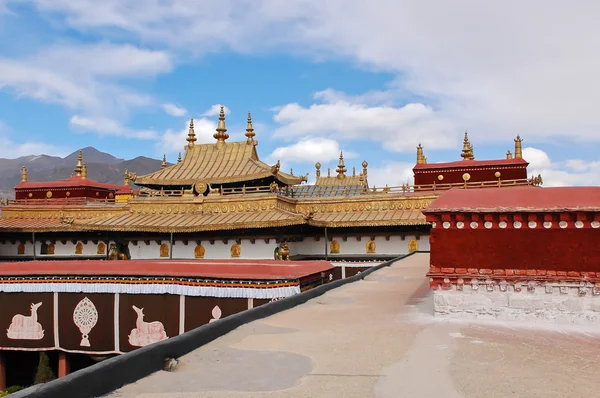 Tibet çatı dekorasyonu — Stok fotoğraf