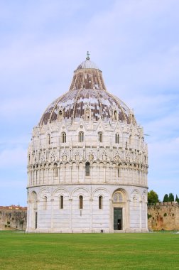 Pisa Baptisterium 01