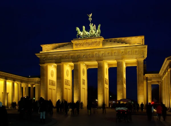 Berlín Puerta de Brandemburgo noche 09 — Foto de Stock