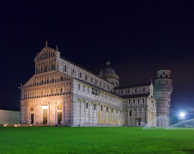 Pisa cathedral gece 06