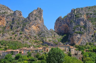 Moustiers-Sainte-Marie 01