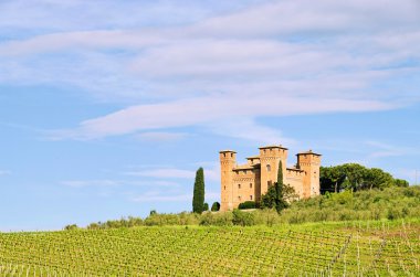 Castello delle quatro torra 02