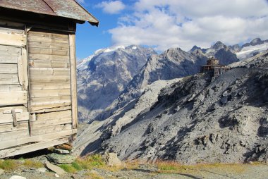 Stelvio Pass Tibet-Hut 02