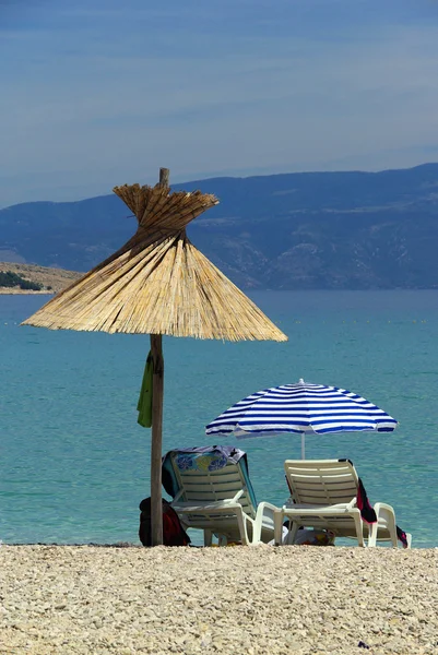 Sun umbrella and beach chair 03 — Stock Photo, Image