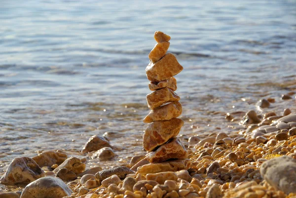 Tower from pebbles 02 — Stock Photo, Image