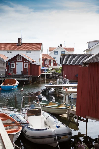Небольшая рыбацкая деревня в Швеции — стоковое фото