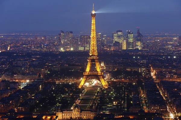 Eiffel tower door nacht #4 — Stockfoto