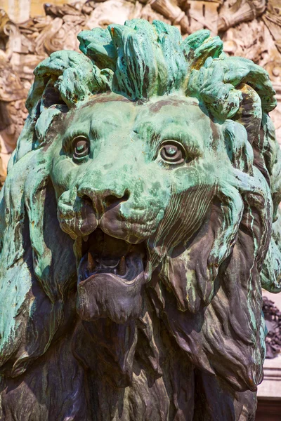 青銅色のライオン — ストック写真