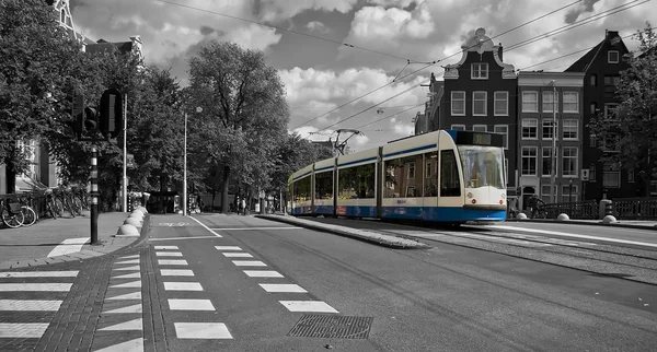 Straßenbahn in amsterdam — Stockfoto