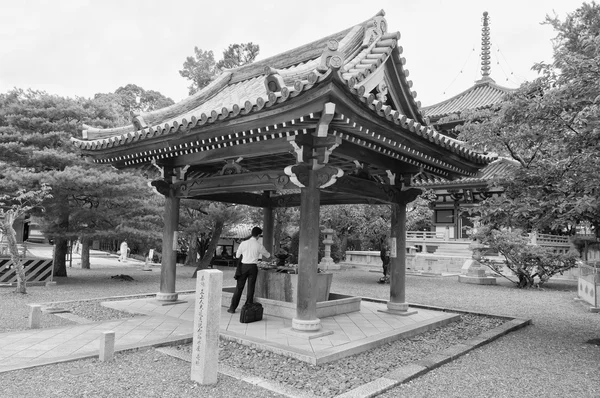 Japanischer Tempel. Schwarz-Weiß-Fotografie — Stockfoto